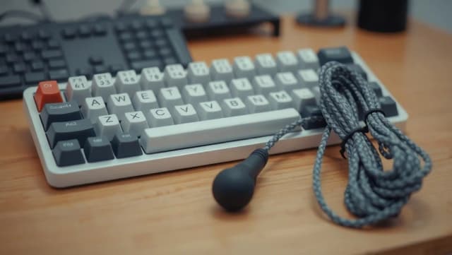 Why I Switched Right Back to a Wired Keyboard Again